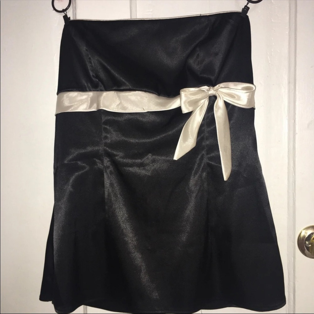 Strapless Dress Top/Black Satin with White Satin Bow Under Bust/No Size/Stretchy